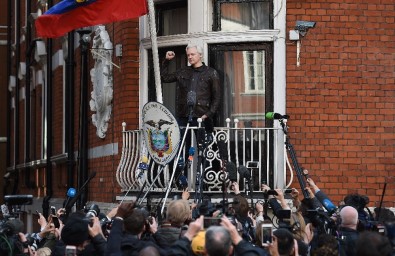 İngiltere Assange'a Diplomatik Statü Vermeyi Reddetti