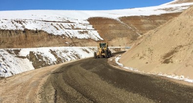 Kış Mevsiminde Yol Yapım Çalışması