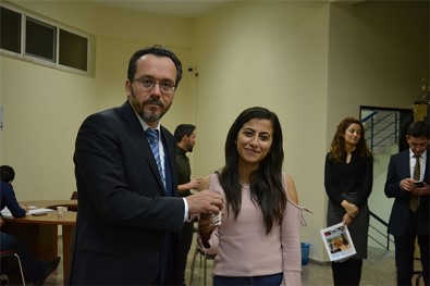 Öğrenciler İstedi, Rektör Yerine Getirdi