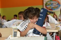 Öğrencilere Satranç Takımı Dağıtıldı