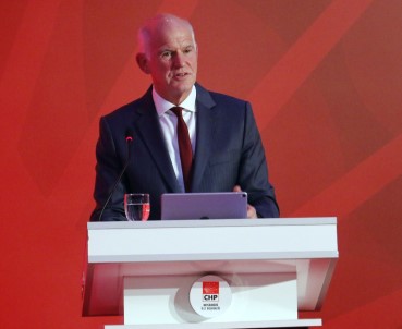 Papandreu Konuşmasına Türkçe Başladı