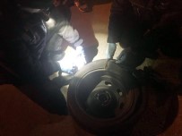 Stepne İçinde 1,5 Kilo Esrar Ve Ruhsatsız Tabanca Çıktı