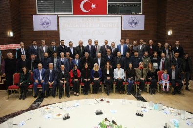 Türkiye Ve Elazığ'da 'Basın Vatanını Korumak İçin El Birliği Yaptı'
