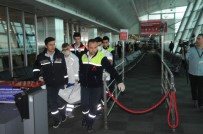 TAHRAN - Uçağını Kaçıran Yolcu Havalimanında Ölü Bulundu