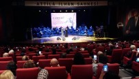 Ünlü İsimler Kıvırcık Ali İçin Beşiktaş'ta Sahne Aldı
