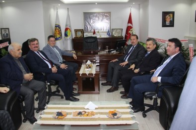 AK Parti Genel Başkan Yardımcısı Karacan'dan TSO'ya Taziye Ziyareti