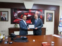ÖZCAN ULUPINAR - AK Parti Genel Başkan Yardımcısı Karacan, Uysal'ı Ziyaret Etti