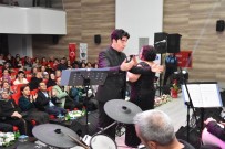 ABDULLAH UÇGUN - Alaşehir Belediyesi Türk Sanat Müziği Korosu Yılın İlk Konserini Verdi