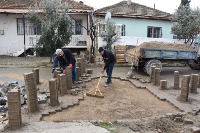 Alaşehir'de Olumsuz Hava Şartlarına Rağmen Hizmet Devam Ediyor