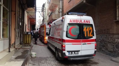 Diyarbakır'da Korkutan Yangın Açıklaması 6 Kişi Dumandan Etkilendi