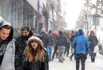 Doğu'da Kar Ve Tipi