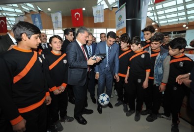 Malatya'da 86 Amatör Spor Kulübüne 300 Bin Liralık Malzeme Yardımı