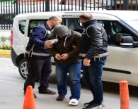 Polisi Görünce Balkondan Atladı, Parmağını Kırdı