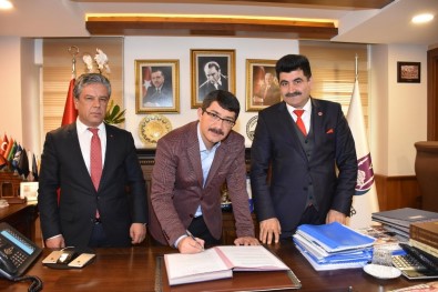 Şehzadeler'de Belediye Binaları Eğitim Merkezi Oluyor