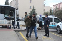 UYUŞTURUCU BARONU - Uyuşturucu taciri kadının pişkinliği pes dedirtti!