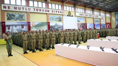 Uzman Erbaşlar Mavi Bere Taktı