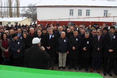 Aşık Veysel'in Oğlu Ahmet Şatıroğlu Son Yolculuğuna Uğurlandı