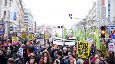 Avusturya'da 60 Bin Kişi Yeni Hükümeti Protesto Etti