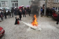 SÖNDÜRME TÜPÜ - Huğlu Mahallesindeki Evler Yangın Tüpleriyle Donatıldı