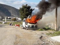 TOPTANCI HALİ - İtfaiyenin Müdahale Ettiği Araç Hareket Etti