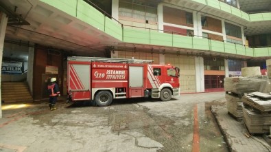 Başakşehir Ayakkabıcılar Sitesi'nde Yangın Çıktı