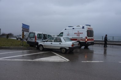 Sinop'ta Trafik Kazası Açıklaması 2 Yaralı