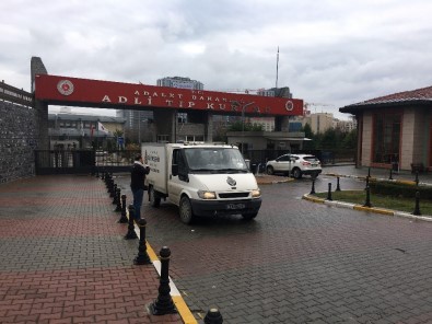 Beşiktaş'ta Balkondan Düşen Genç Kızın Cenazesi Adli Tıp Kurumundan Alındı
