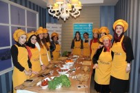 WORKSHOP - Beslenme Ve Diyet Uzmanı, Gönüllülerle Sağlıklı Yiyecek Yaptı