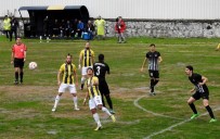 TAKIM OTOBÜSÜ - Çeşme Belediyespor Yağmur Ve Çamura Rağmen Kazandı