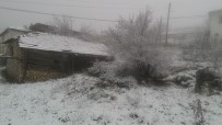 YASSıÖREN - Dursunbey'in Yüksek Kesimlerinde Kar Yağışı Etkili Oldu