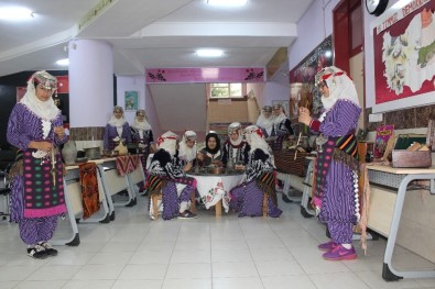 Kumluca'da Lise Koridoru Müzeye Dönüştü