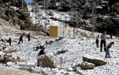 Muğla'nın Yüksek Kesimlerinde Kar Keyfi