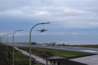 KABİN GÖREVLİSİ - Trabzon Havalimanı Yeniden Uçuş Trafiğine Açıldı