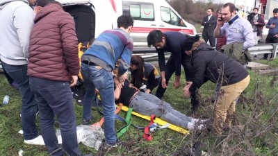 Anadolu Otoyolu'nda Otomobil Devrildi Açıklaması 3 Yaralı