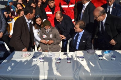 Bakan Çelik'ten Şehit Ailesine Taziye