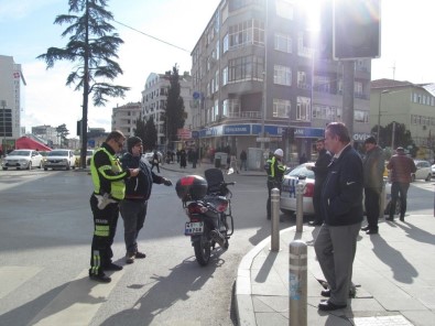 Gebze'de 14 Motosiklet Sürücüsüne 15 Bin TL Para Cezası  Uygulandı