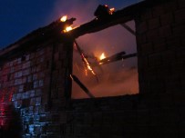 Kocaeli'de Gecekonduda Çıkan Yangın İtfaiye Tarafından Söndürüldü