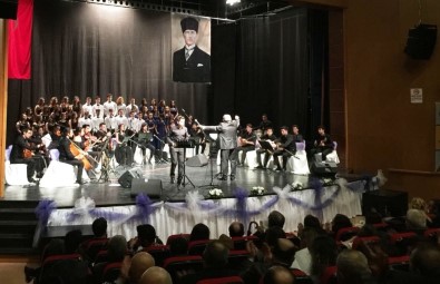 Liseli Öğrencilerin Türk Halk Müziği Konseri İlgi Gördü