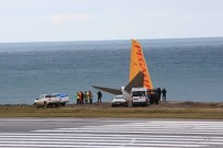 KABİN GÖREVLİSİ - Sigorta Yetkilileri Pegasus Havayolları Uçağının Pistten Çıktığı Alanda İncelemelerde Bulunuyor