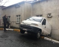 KURTARMA EKİBİ - Beyoğlu'nda Faciadan Dönüldü