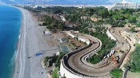 KONYAALTI SAHİLİ - Dünyaca Ünlü Konyaaltı Sahili Yeni Yüzüyle Yaz Ayına Yetiştirilmeye Çalışılıyor
