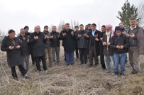 KÖY İMAMI - Köylüler Kar Duasına Çıktı