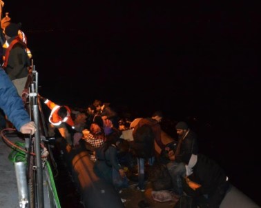 Kuşadası Körfezi'nde 36 Kaçak Göçmen Yakalandı