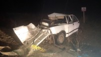 Otomobille Kamyonet Çarpıştı Açıklaması 2 Genç Hayatını Kaybetti, 4 Yaralı