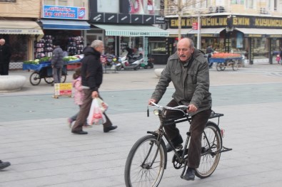 Lüleburgaz'da Motorlu Araçlar, Yerini Bisiklete Bırakıyor
