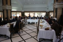 İMAM HATİP OKULLARI - Tuşba Belediyesi, Dereceye Giren Öğrencileri Umreye Uğurladı