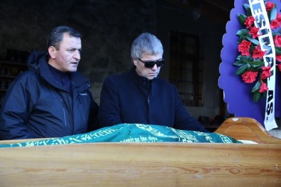 Ünlü Sanatçı Cengiz Kurtoğlu'nun Acı Günü