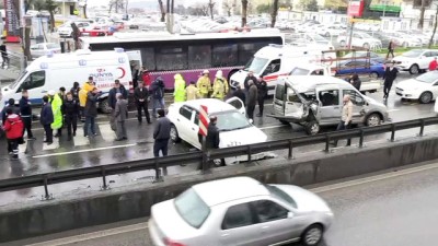 Üsküdar'da Zincirleme Trafik Kazası Açıklaması 2 Yaralı