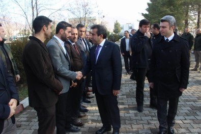 Vali Güzeloğlu, Hani'de Muhtarlarla Bir Araya Geldi