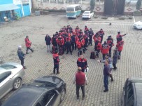 İTFAİYE MÜDÜRÜ - Yaşlı Adamı 60 Kişilik Ekip Arıyor